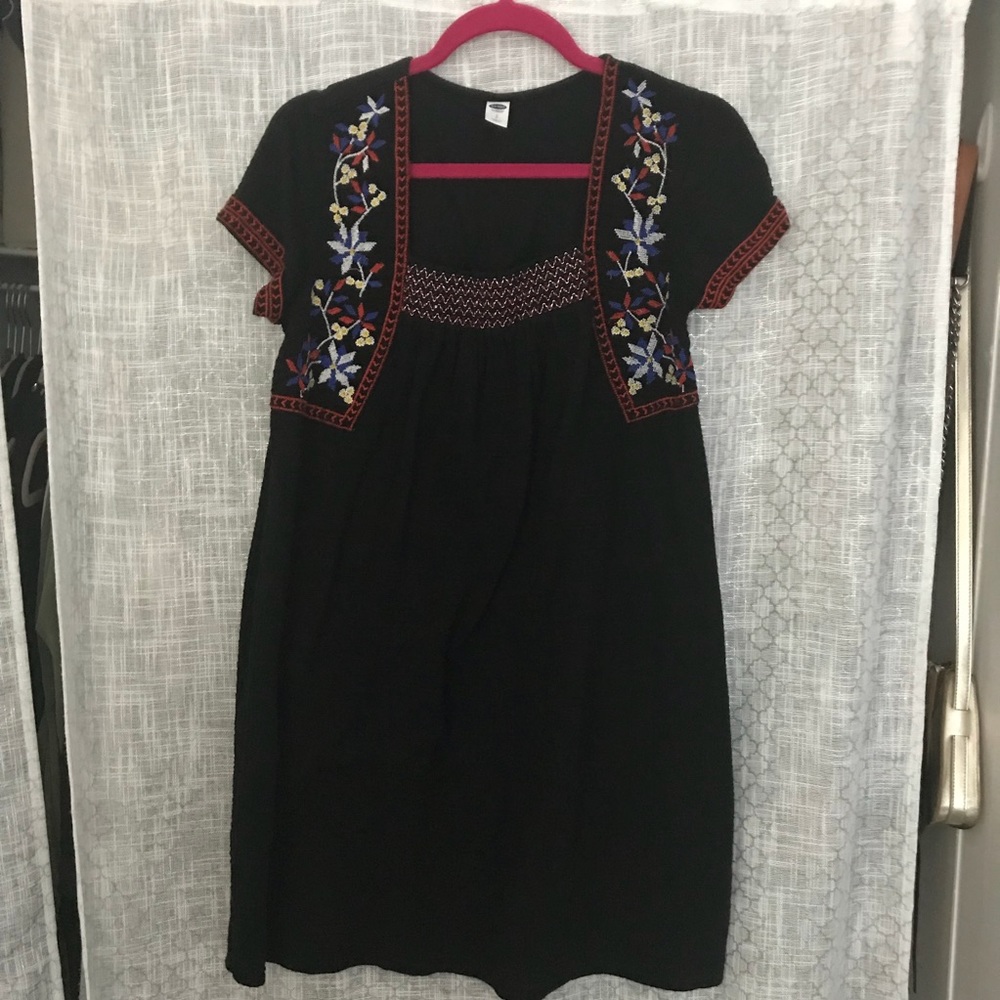 Old Navy Size S Black Embroidered Dress